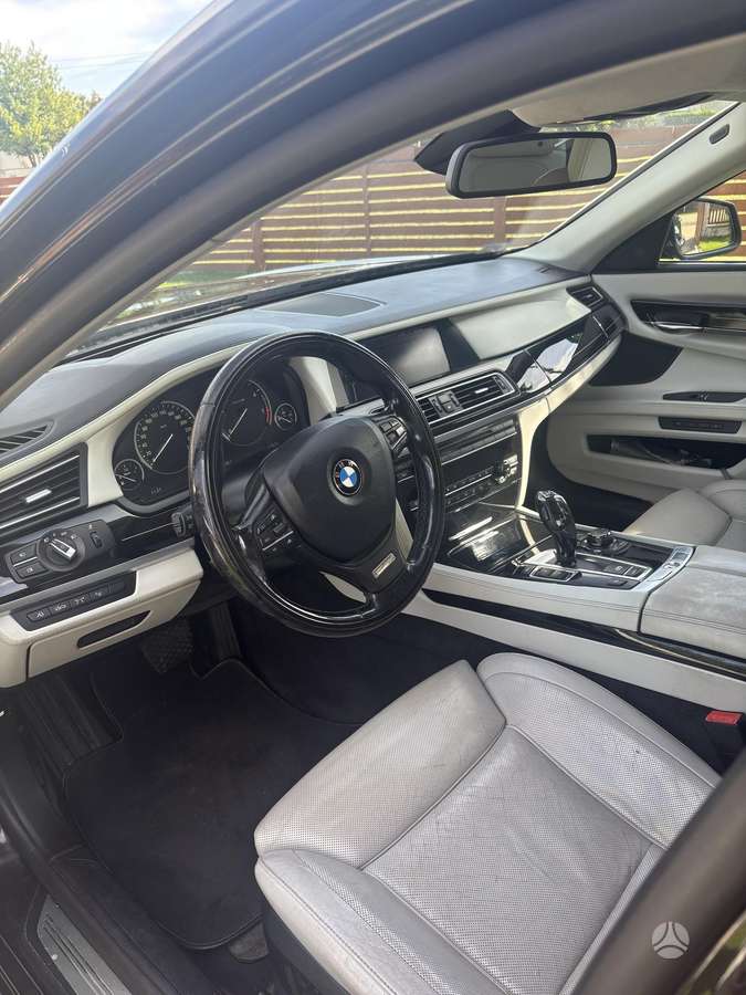BMW 730, 3.0 l., Седан