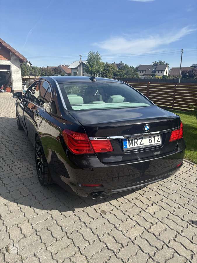 BMW 730, 3.0 l., Седан