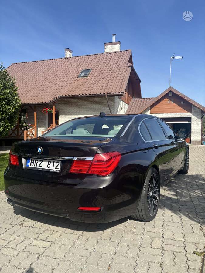 BMW 730, 3.0 l., Седан