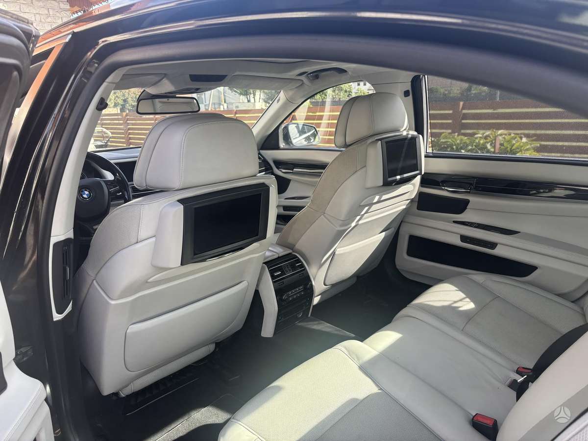 BMW 730, 3.0 l., Седан