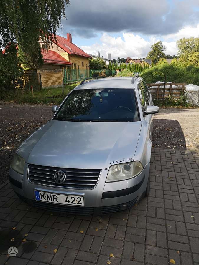 Volkswagen Passat - 1