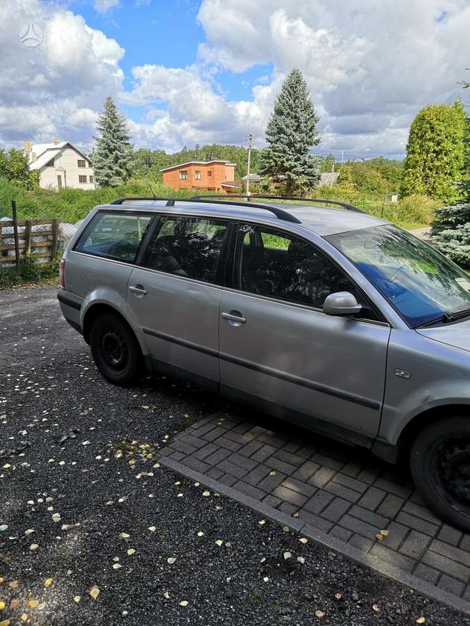 Volkswagen Passat - 4