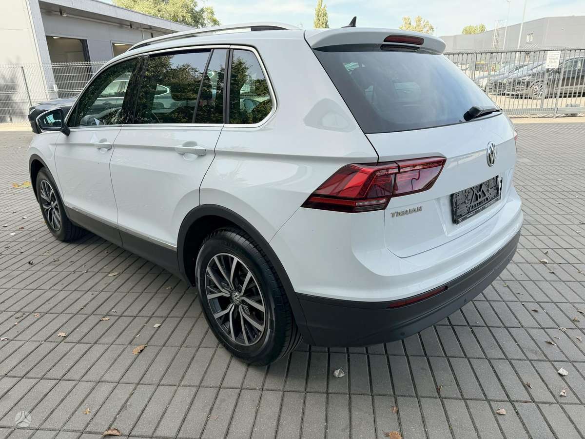 Volkswagen Tiguan - 4