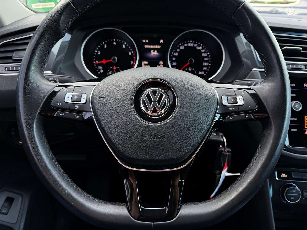 Volkswagen Tiguan - 6