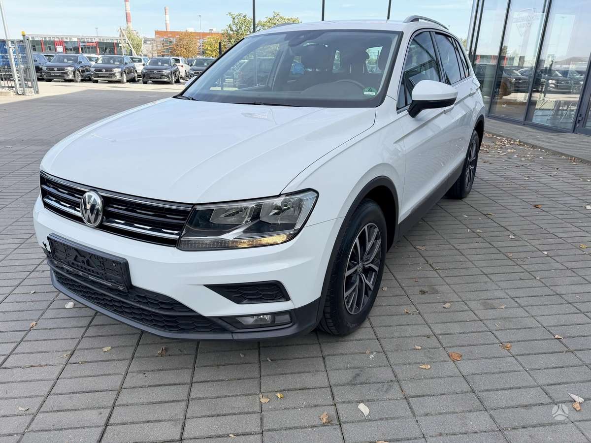 Volkswagen Tiguan - 1