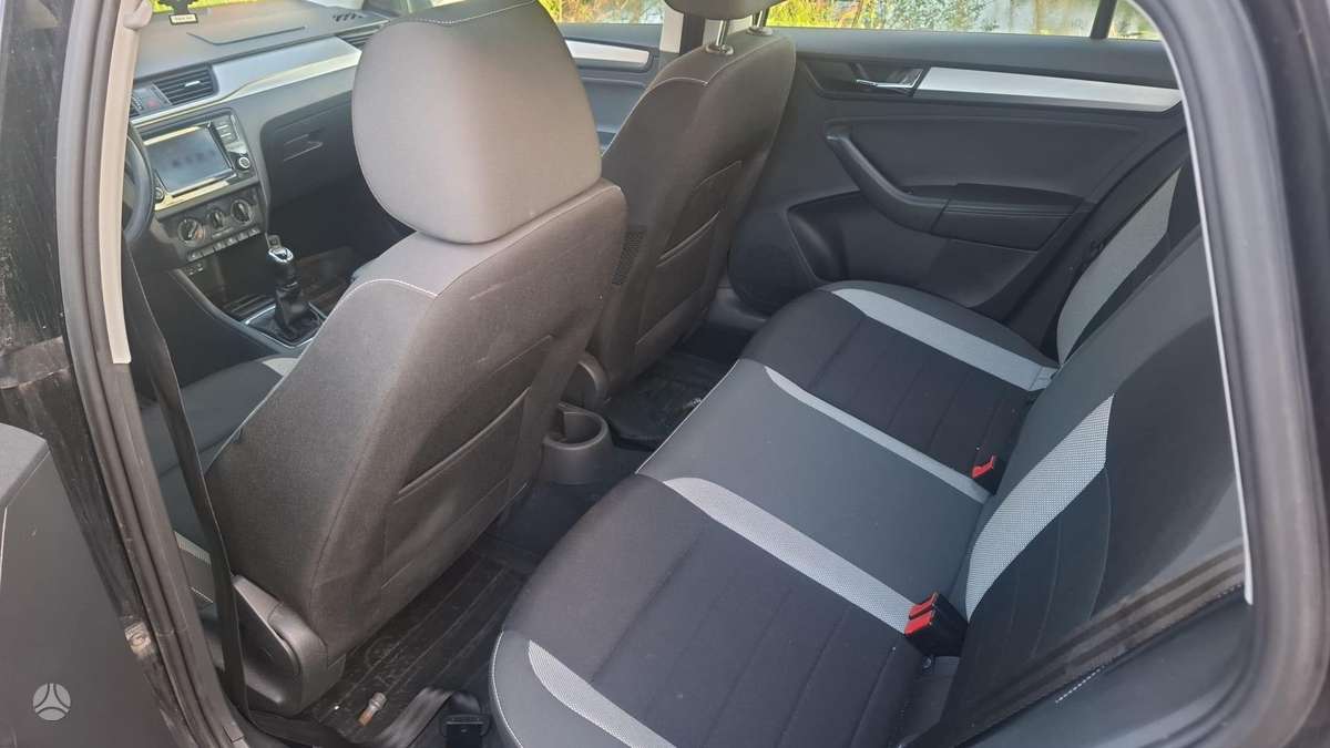 Skoda Rapid по частям. Dalimis