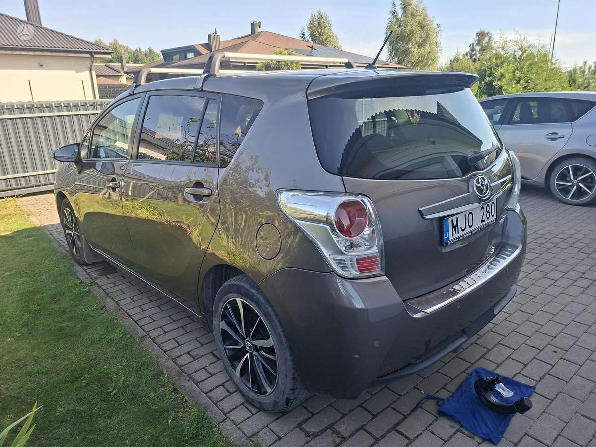 Toyota Verso - 1