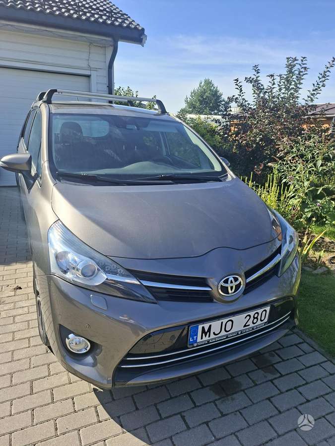 Toyota Verso - 2