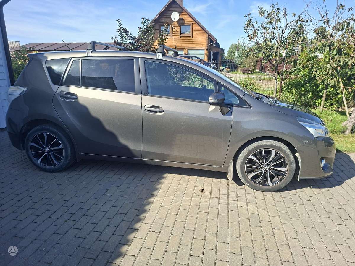Toyota Verso - 3