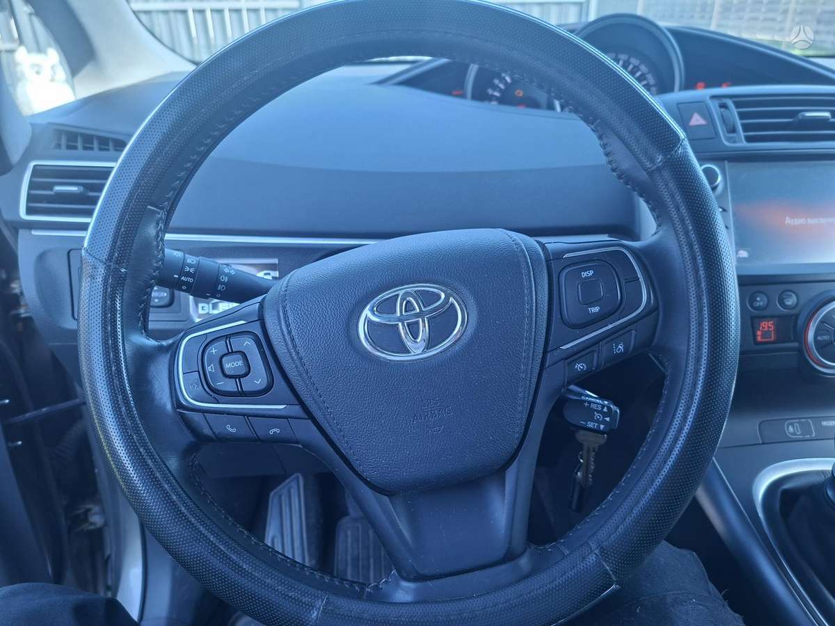 Toyota Verso - 5