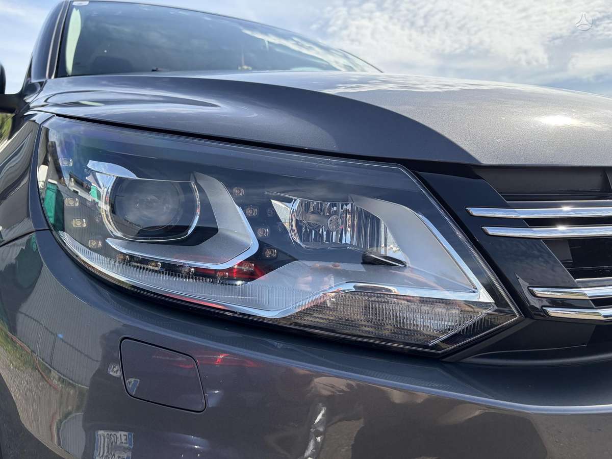 Volkswagen Tiguan - 2