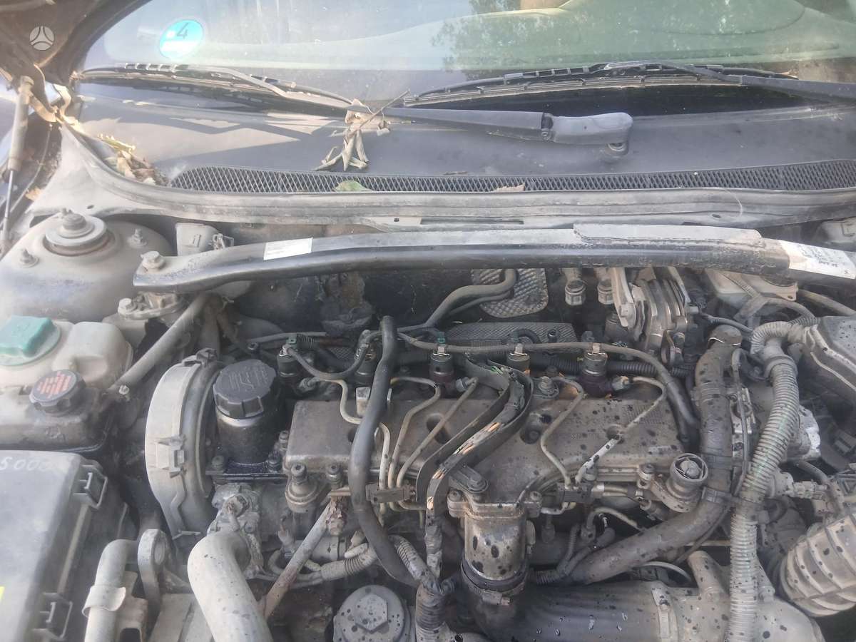 Volvo V70, 470 spalvos kodas, Dalimis