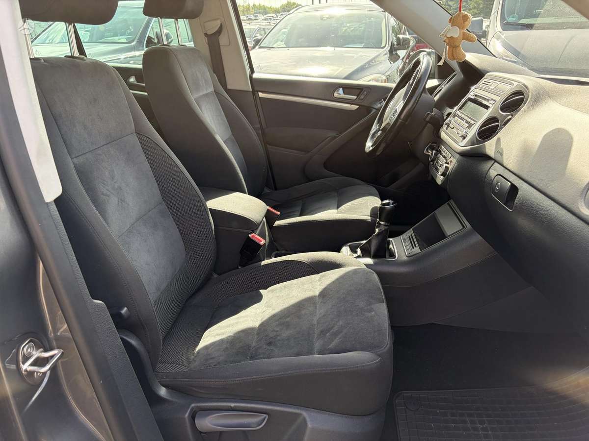 Volkswagen Tiguan - 11