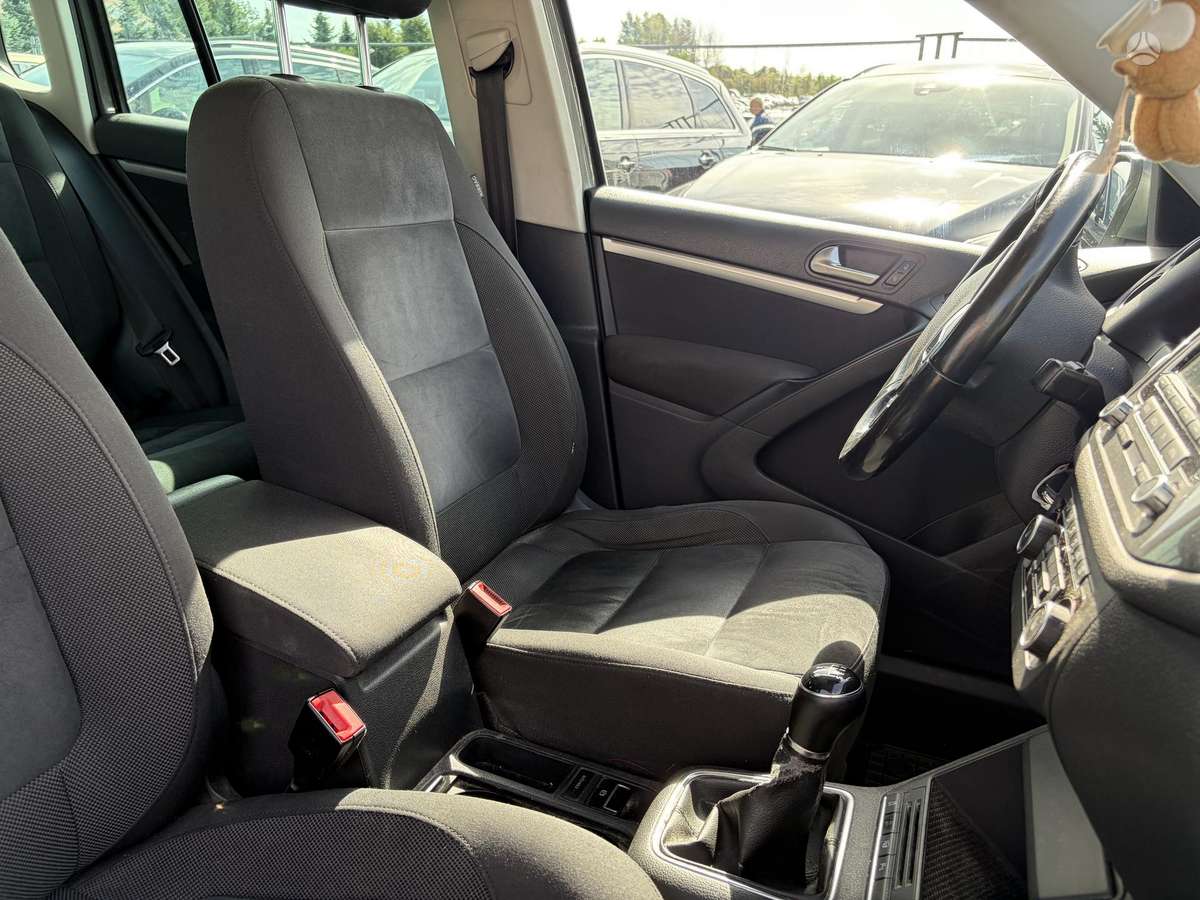 Volkswagen Tiguan - 12