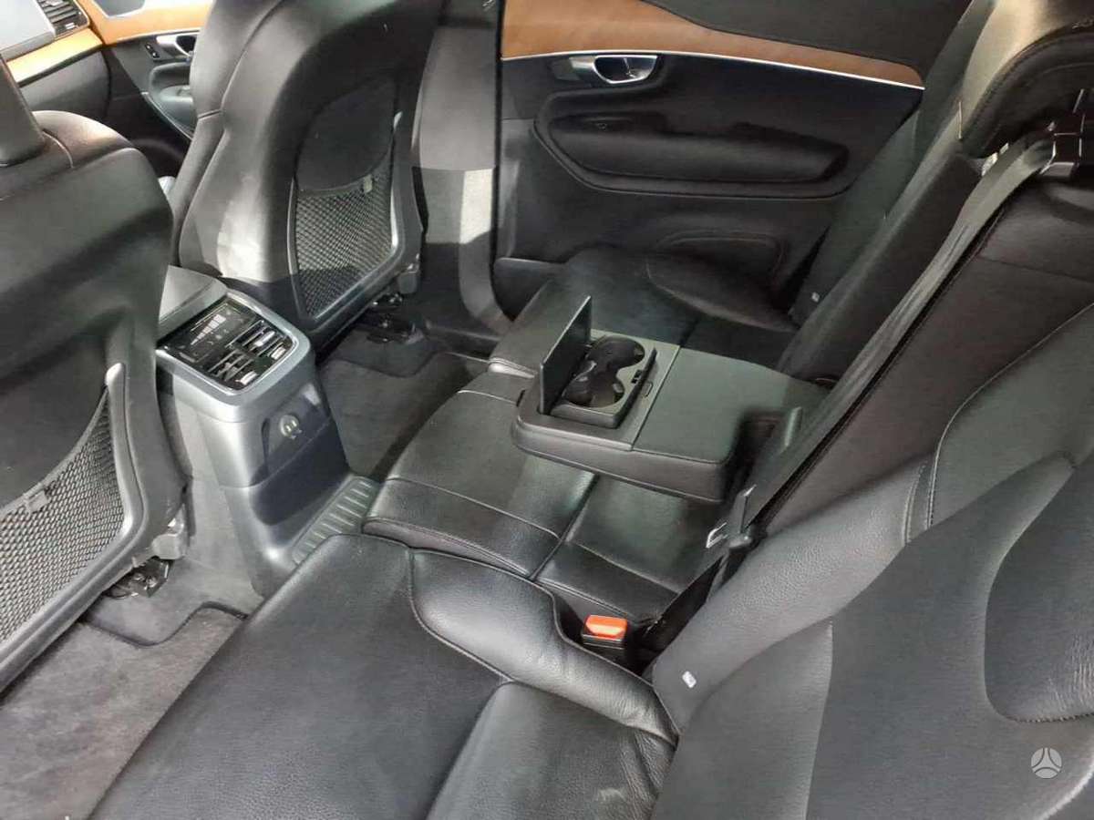 Volvo XC90 - 10