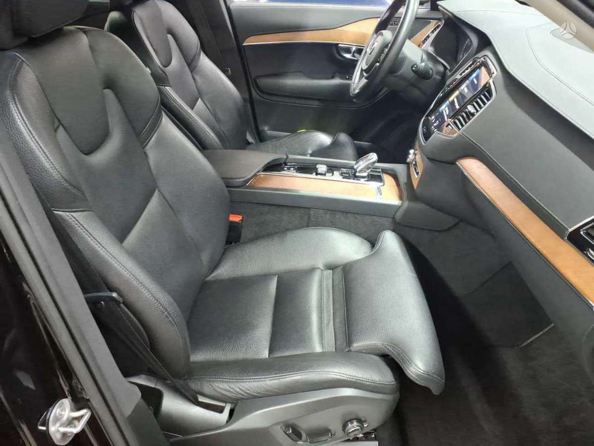 Volvo XC90 - 9