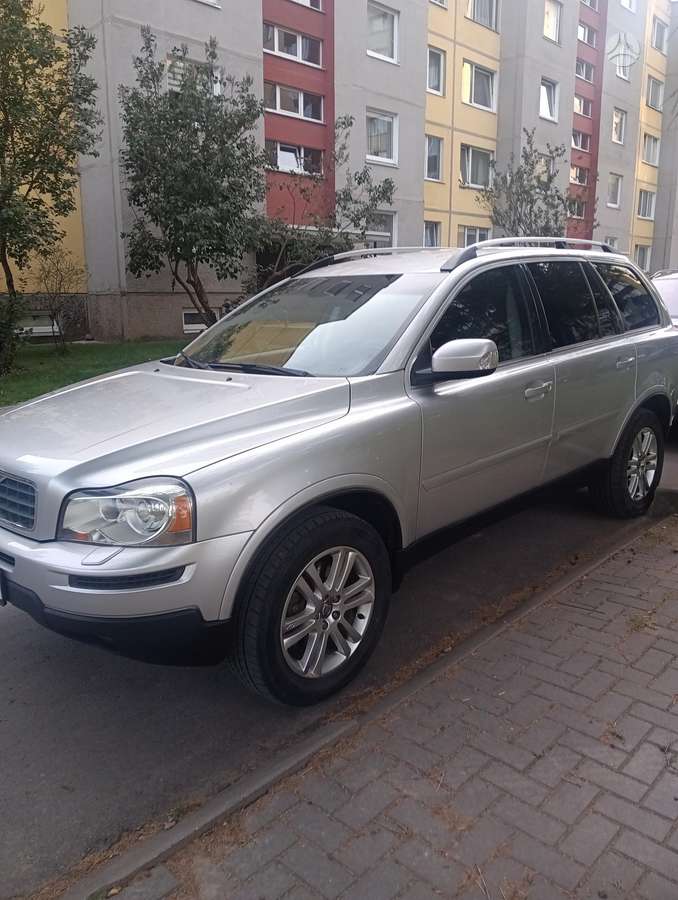Volvo XC90 - 1