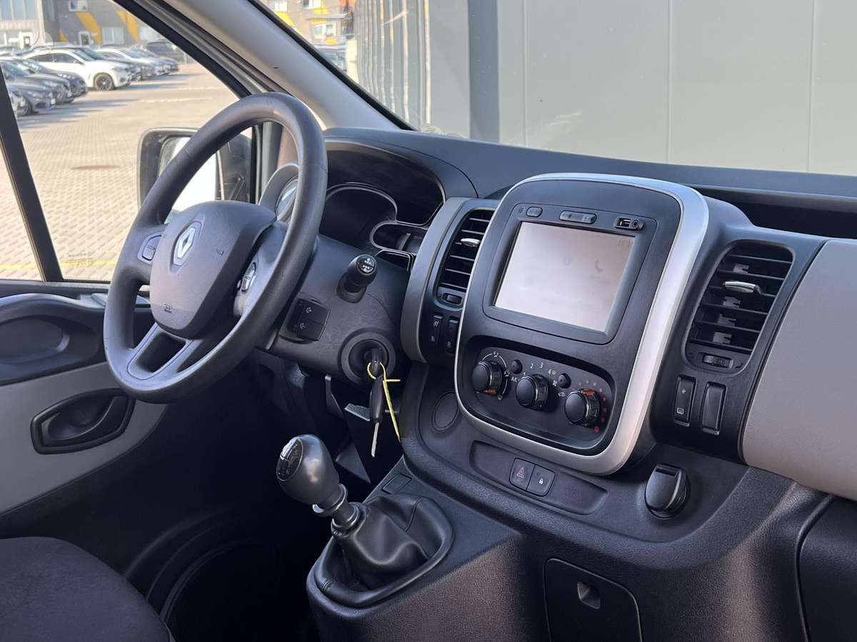 Renault Trafic - 10