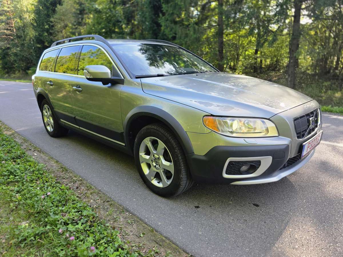 Volvo XC70 - 8