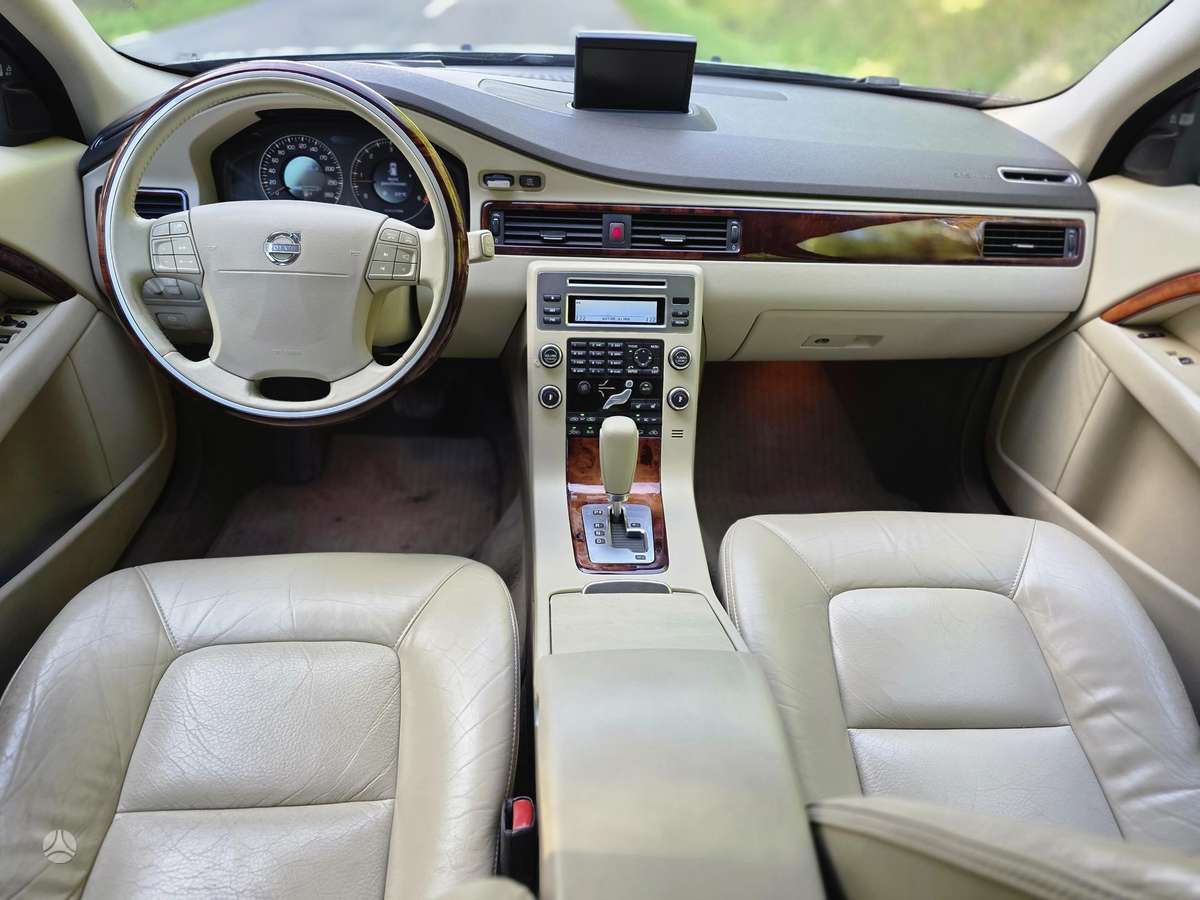Volvo XC70 - 11