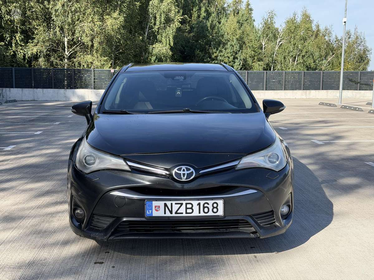 Toyota Avensis - 2