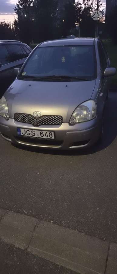 Toyota Yaris - 1