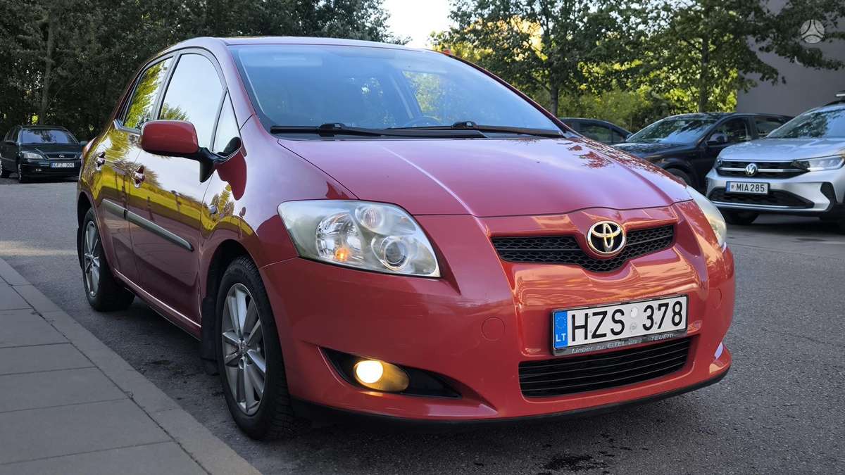 Toyota Auris - 1