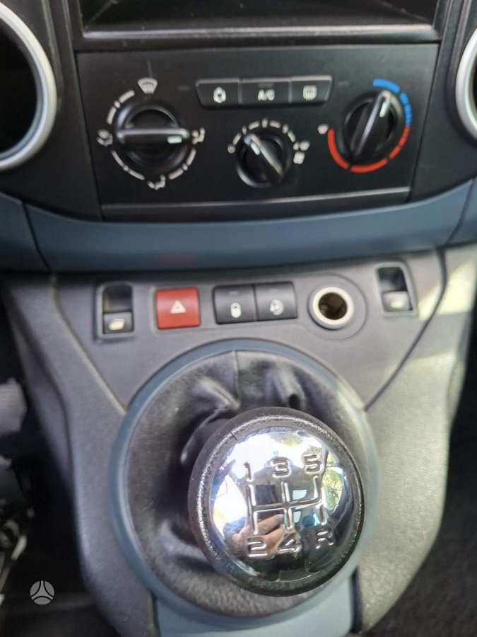Peugeot Partner - 8