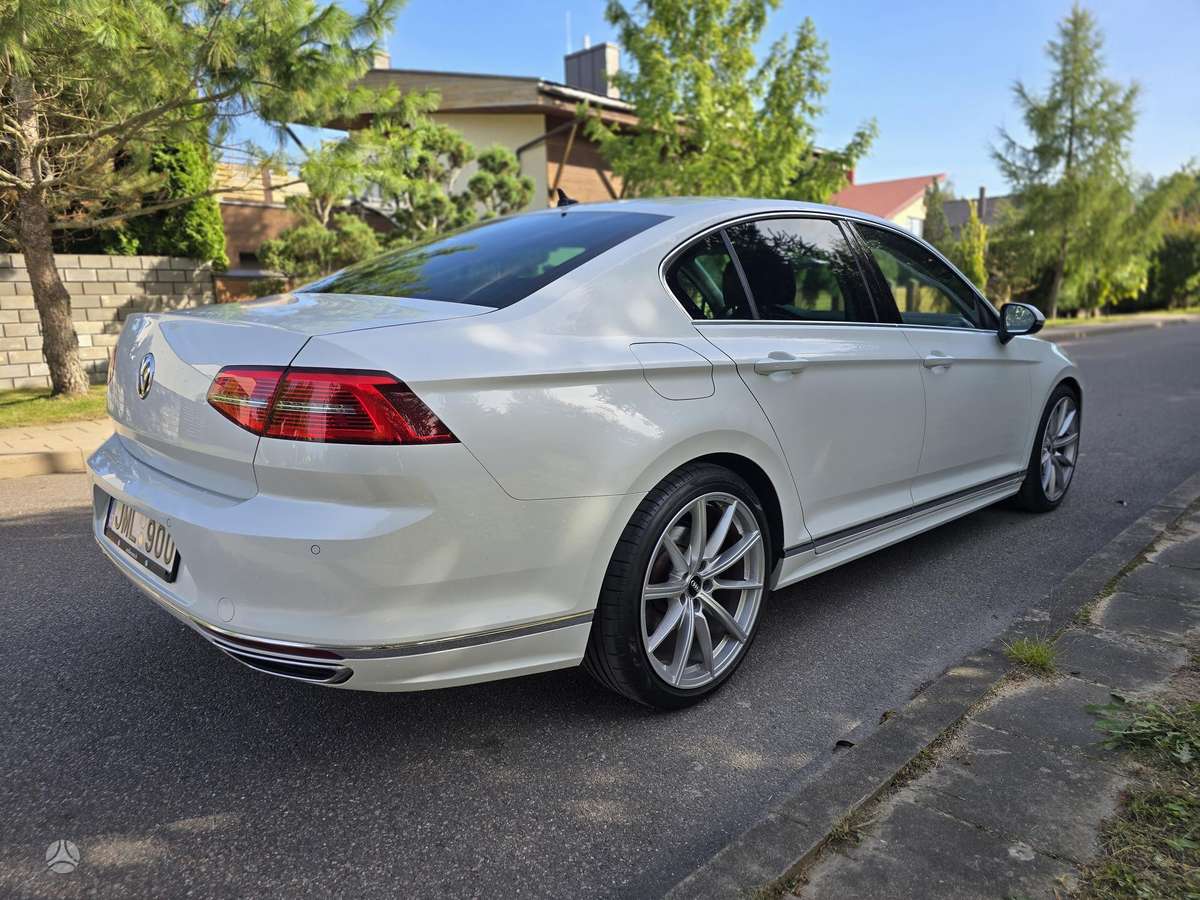 Volkswagen Passat - 8