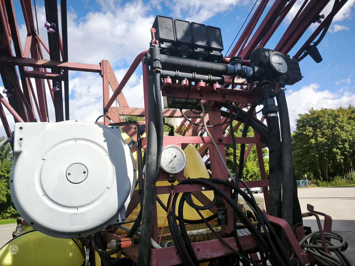 Hardi 2500, sprayers
