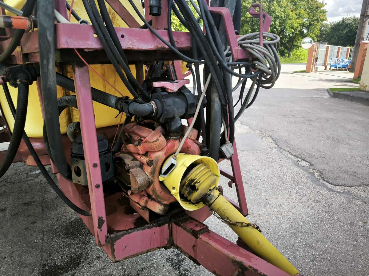 Hardi 2500, purkštuvai