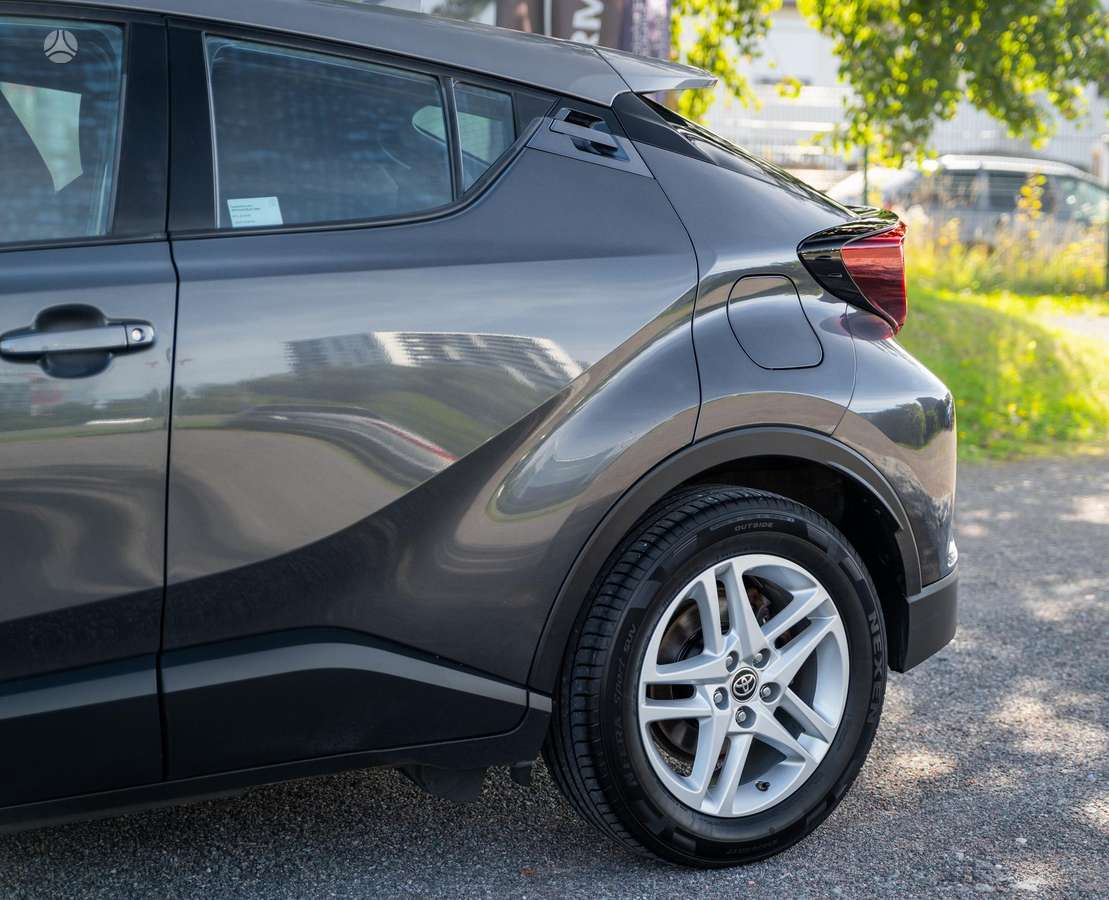 Toyota C-HR - 11