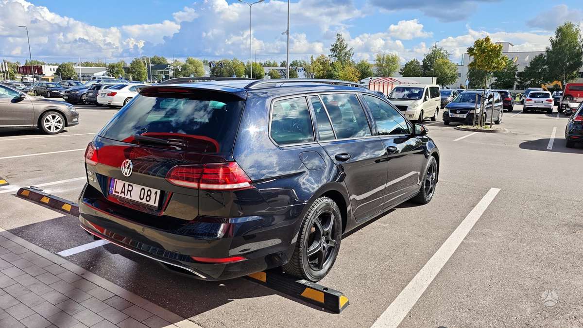 Volkswagen Golf - 4