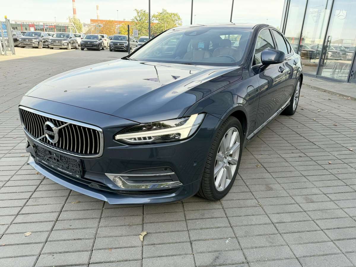 Volvo S90 - 1