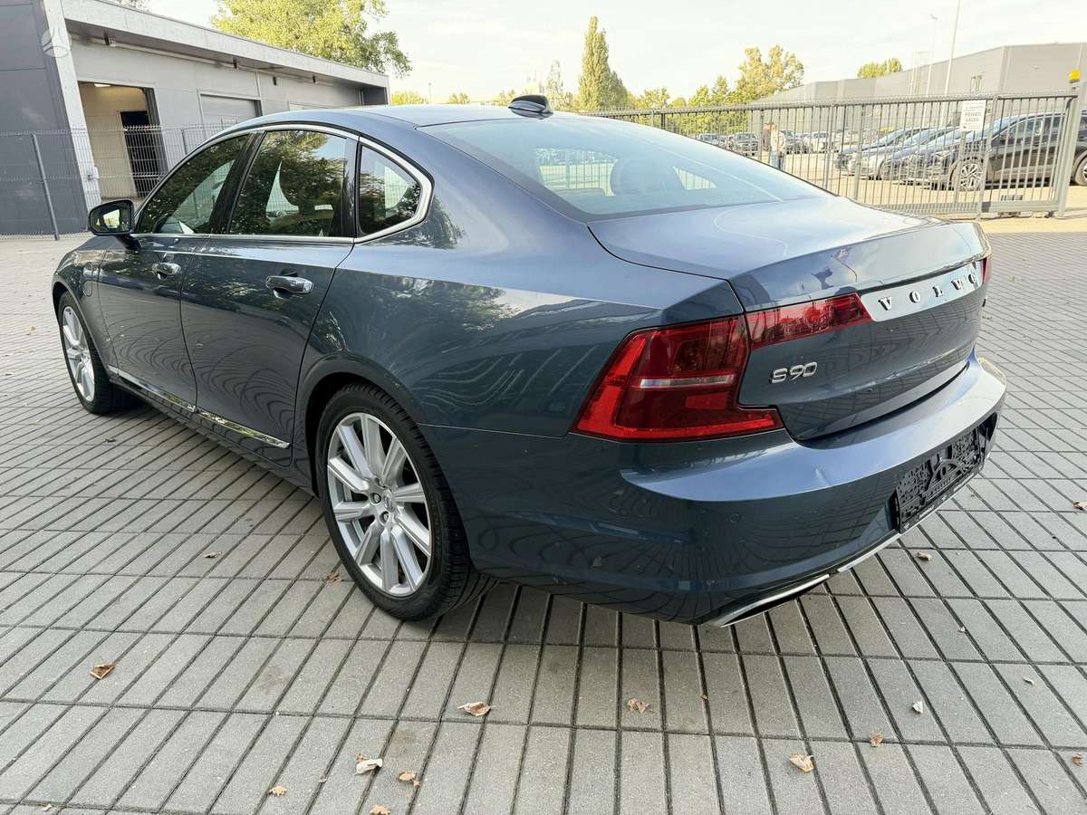 Volvo S90 - 3