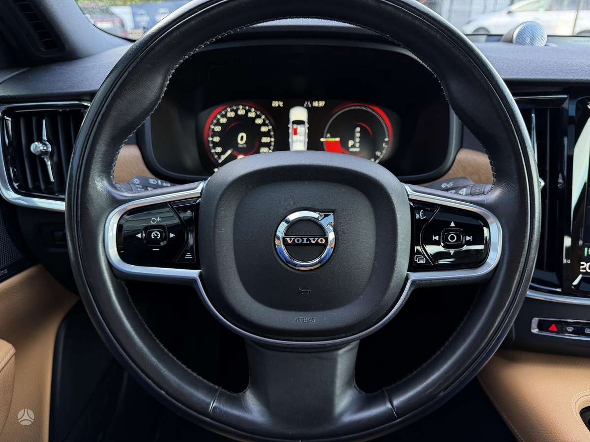 Volvo S90 - 8