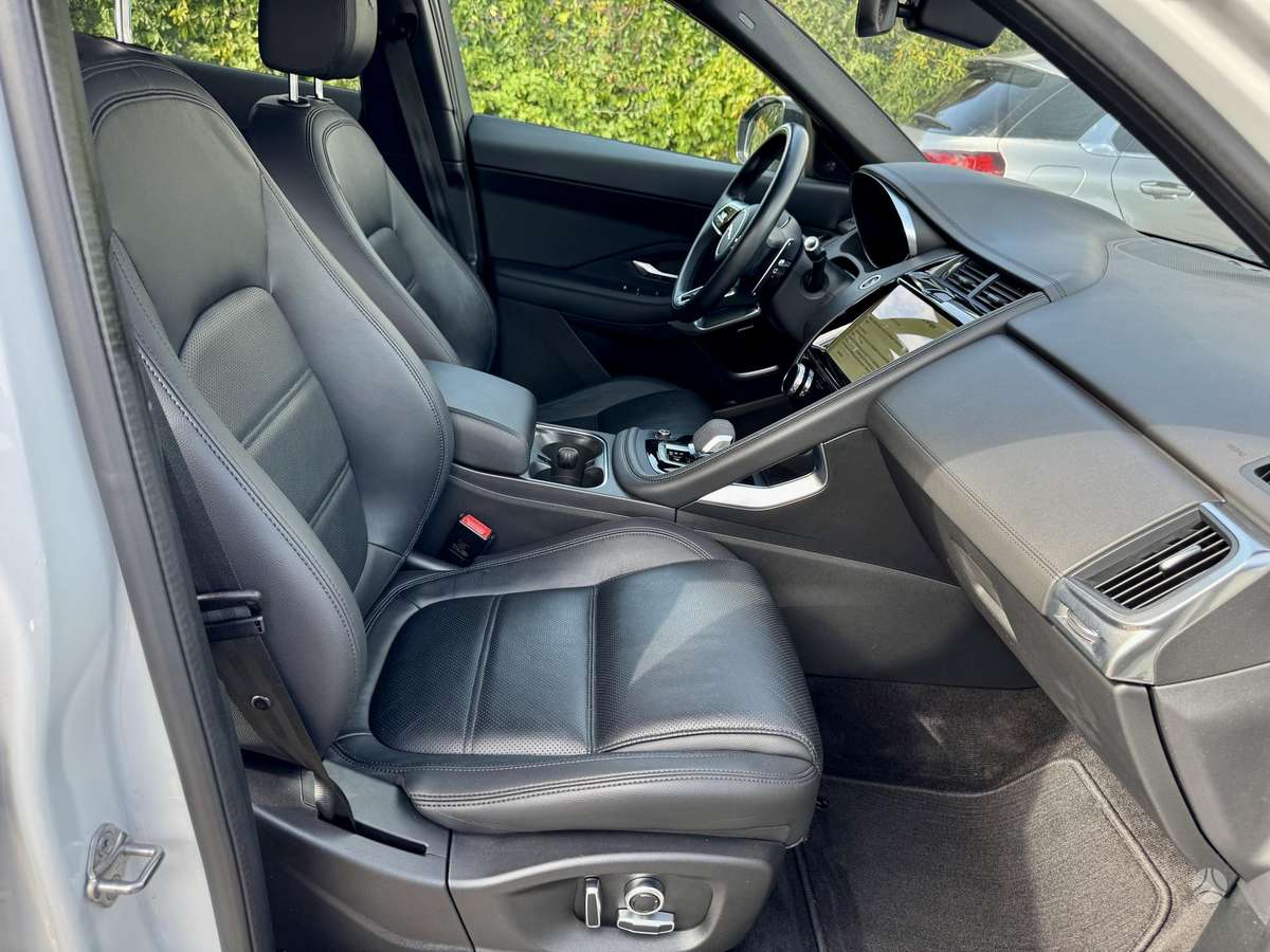 Jaguar E-Pace, 2.0 l., off-road / crossover