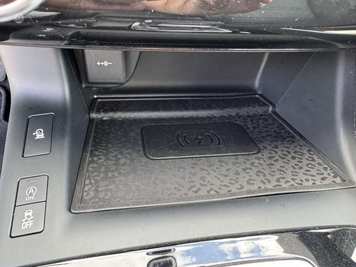 Jaguar E-Pace, 2.0 l., Внедорожник / Кроссовер