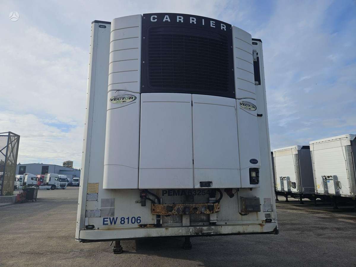 Schmitz SKO 24/L, refrigerated