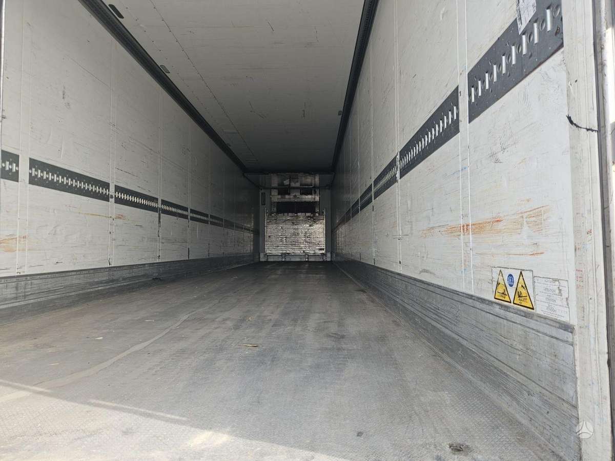 Schmitz SKO 24/L, refrigerated