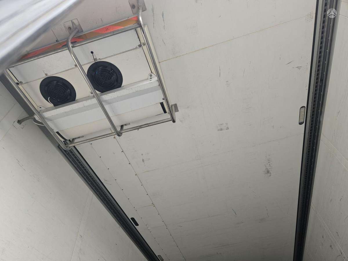Schmitz SKO 24/L, refrigerated