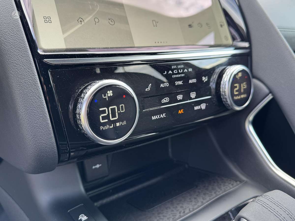 Jaguar E-Pace, 2.0 l., Внедорожник / Кроссовер