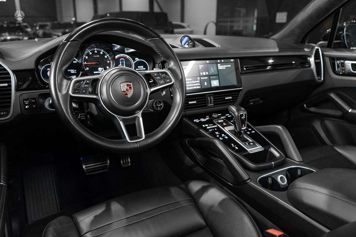 Porsche Cayenne - 9