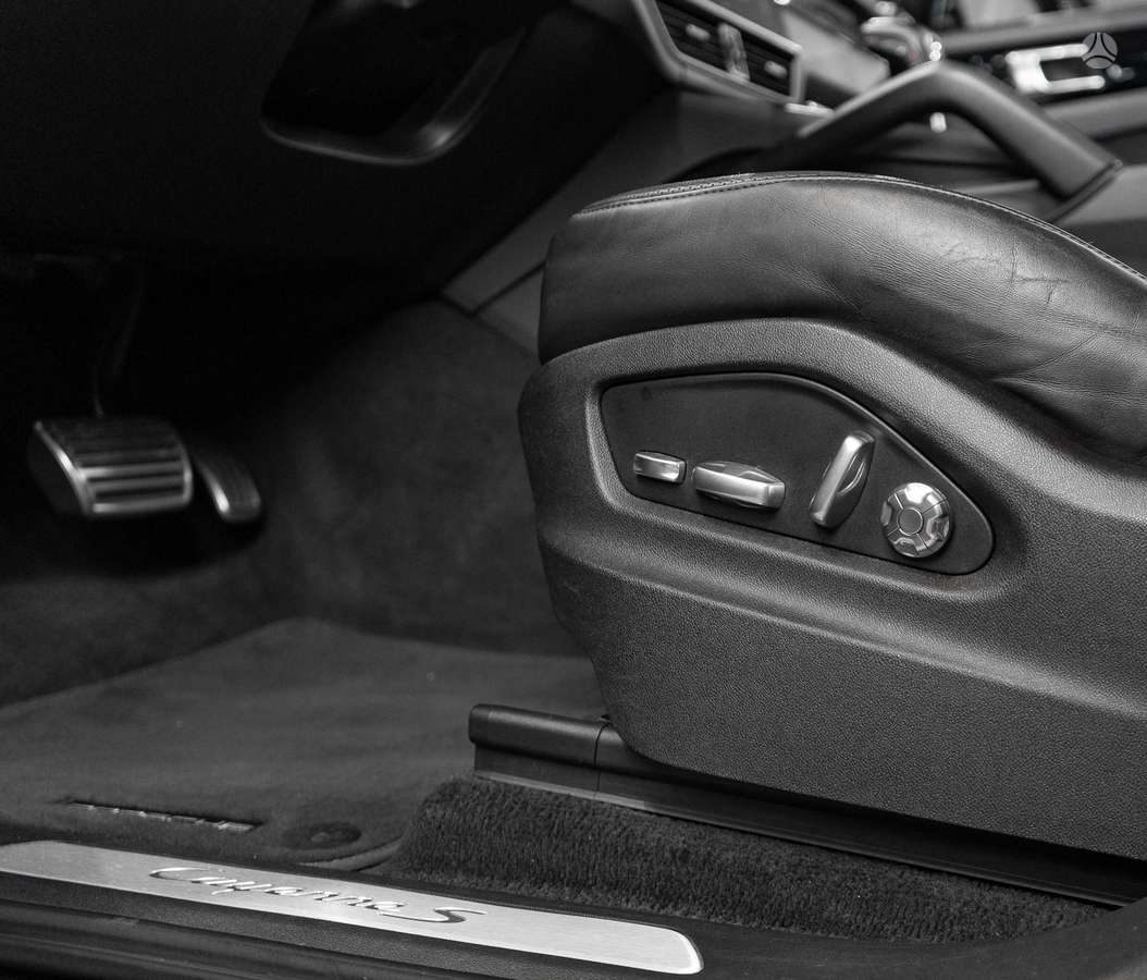 Porsche Cayenne, 2.9 l., off-road / crossover