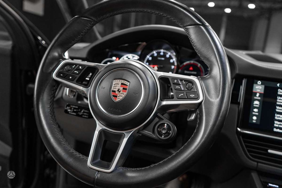 Porsche Cayenne, 2.9 l., off-road / crossover