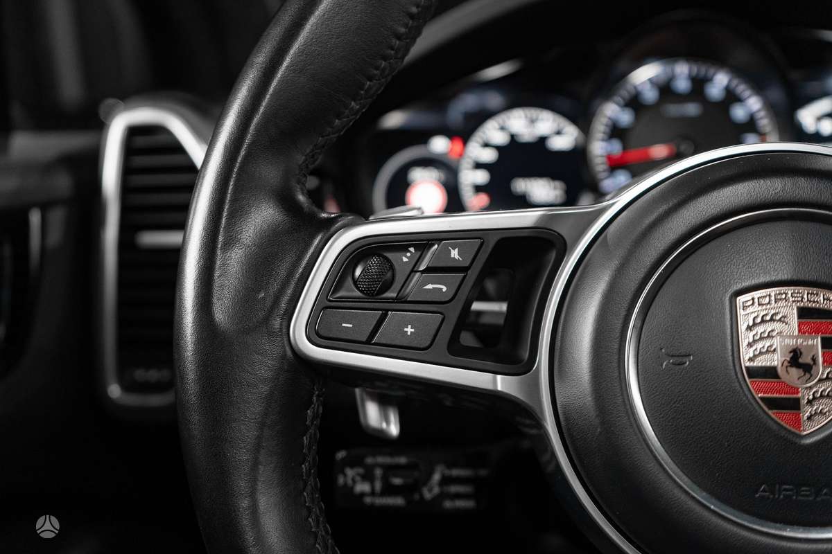 Porsche Cayenne, 2.9 l., off-road / crossover