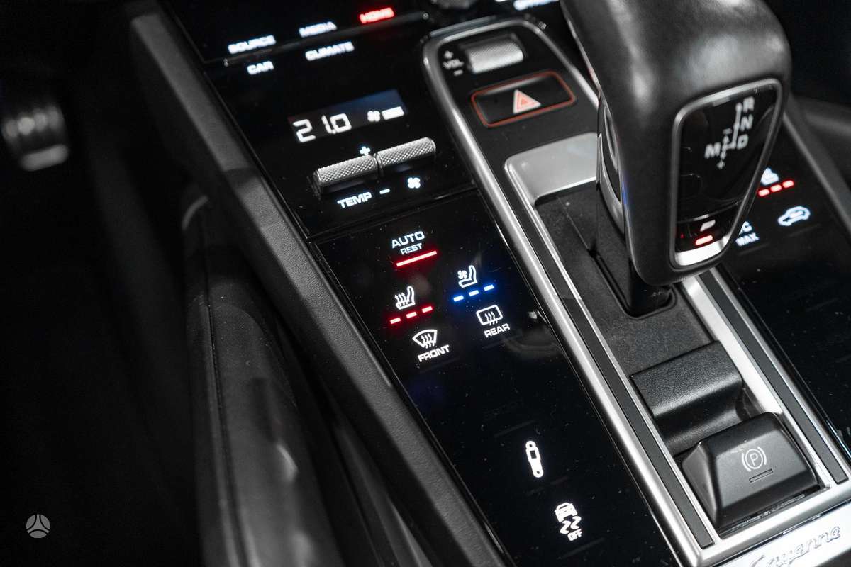 Porsche Cayenne, 2.9 l., off-road / crossover