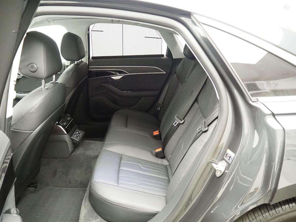 Audi A8, 3.0 l., Седан