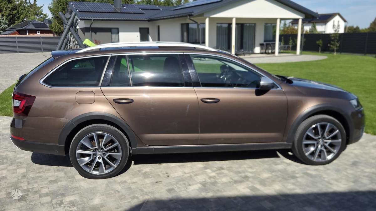 Škoda Octavia Scout - 8