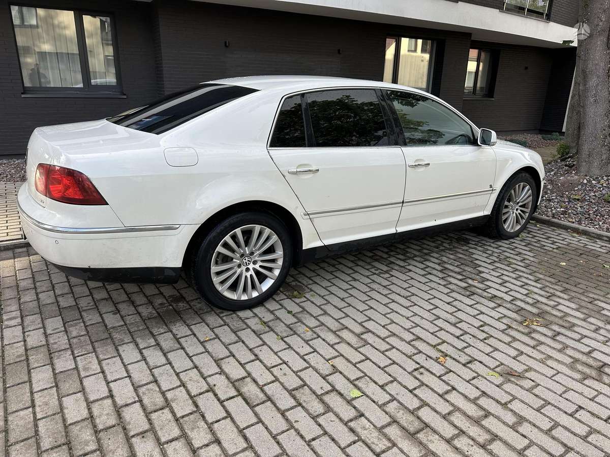 Volkswagen Phaeton - 2
